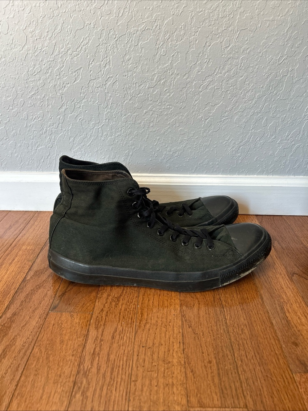 Converse Chuck Taylor Sneakers High Top Shoes Men’s Size 15 Triple Black - Picture 5 of 14